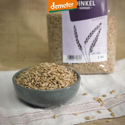 Schale mit Dinkelkörnern