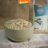 Schale mit Haferflocken kernig