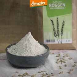 Schale mit Roggenvollkornmehl