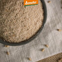 Schale mit Weizenkleie von oben