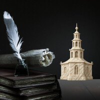 Stilleben mit Feder und Tusche und Drachenhaus in Marmor